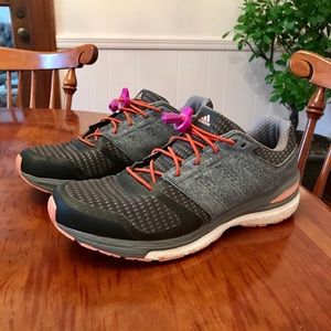 Adidas supernova sequence women’s shoes Sz10